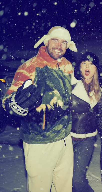 During Chiefs training camp, Travis Kelce surprised fans by posting a series of romantic summer photos with Taylor Swift — but it was the cryptic caption that really made the rounds. The photos were sweet, but the message behind them? Not at all trivial. What exactly was Kelce hinting at… and why do fans believe this post will change everything about their future? - News